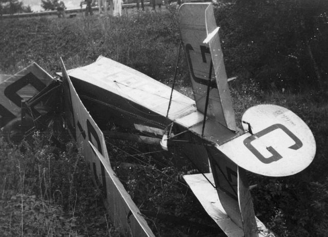 g-ebfm avro 548 crashed weybridge 20 sep 1928 0751-0140